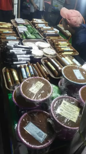 bazar umkm Kantor Camat Ciracas beralamat di Jalan Pengantin Ali, Kelurahan Ciracas, Kecamatan Ciracas, Jakarta Timur